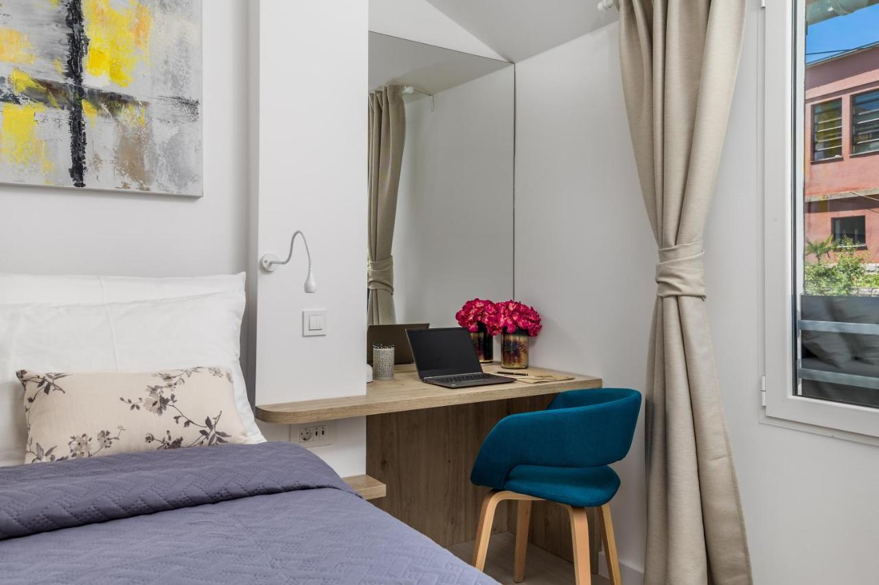 Ola Ii Luxury Apartment